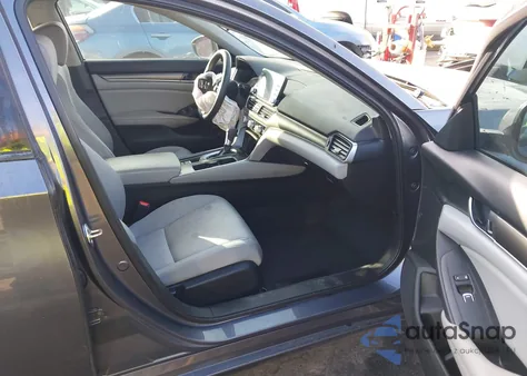 2018 Honda Accord Lx z USA, uszkodzony, nr VIN 1HGCV1F11JA141127